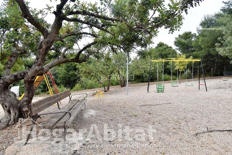 Foto 54e020a3-1b86-4a9e-b893-4d03ba6f132b. Xalet amb piscina a Borriol