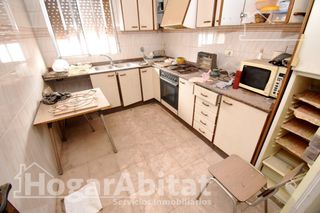 Haus  Calle cami real. Espaciosa casa con local comercial, dos terrazas y balcón