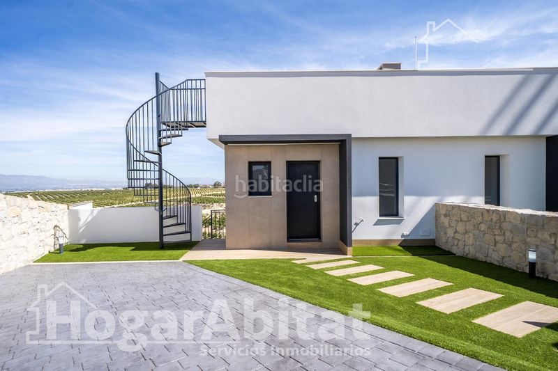 Foto cc53fd9a-23dc-4745-960f-3e2fe78394e3. Chalet maravillosa villa de lujo a estrenar con piscina, garaje y terraza en Algorfa