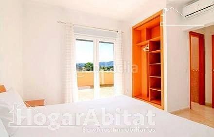 Foto 7a6f2927-b9c2-4013-a58e-22c6943f0606. Casa adossada amb aparcament piscina a Cometa Calp