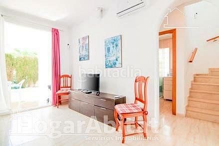 Foto cb05ffaf-1dbb-4607-81e2-bf243eddac3c. Casa adossada amb aparcament piscina a Cometa Calp