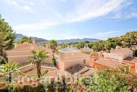 Foto d71dc879-8e2c-4b07-8745-6ec5027637c6. Casa adossada amb aparcament piscina a Cometa Calp