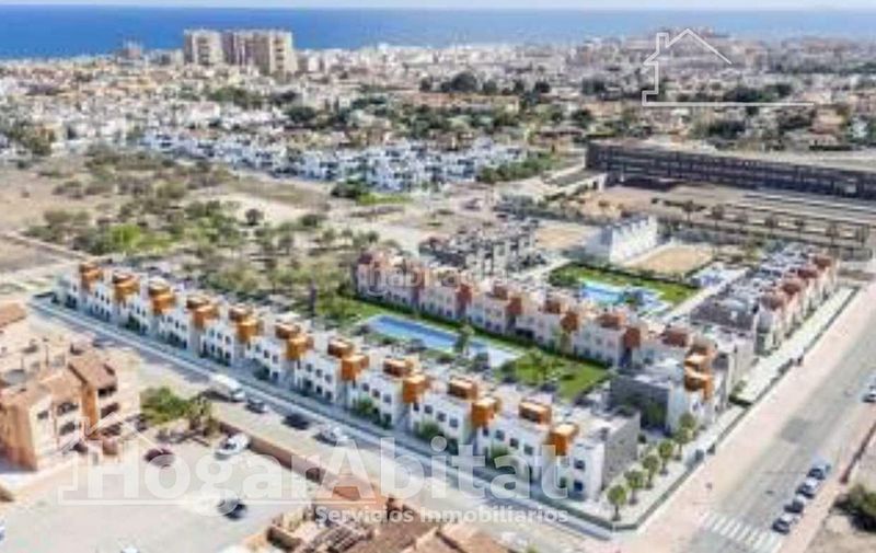 Foto e45fda70-de8b-4345-9c19-f2f672a663e2. Pis amb aparcament piscina a Parque Acuático - Sector 25 Torrevieja