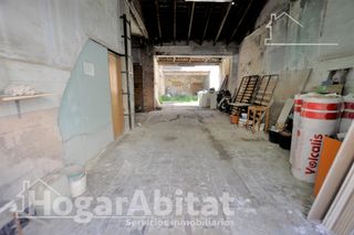 Casa  Calle mendizábal. Oportunidad de inversión! casa con patio para hacer a tu gusto t