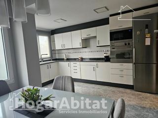 Appartamento  Calle valle de la ballestera. Ubicación ideal! alto, amplio y reformado con balcón y ascensor