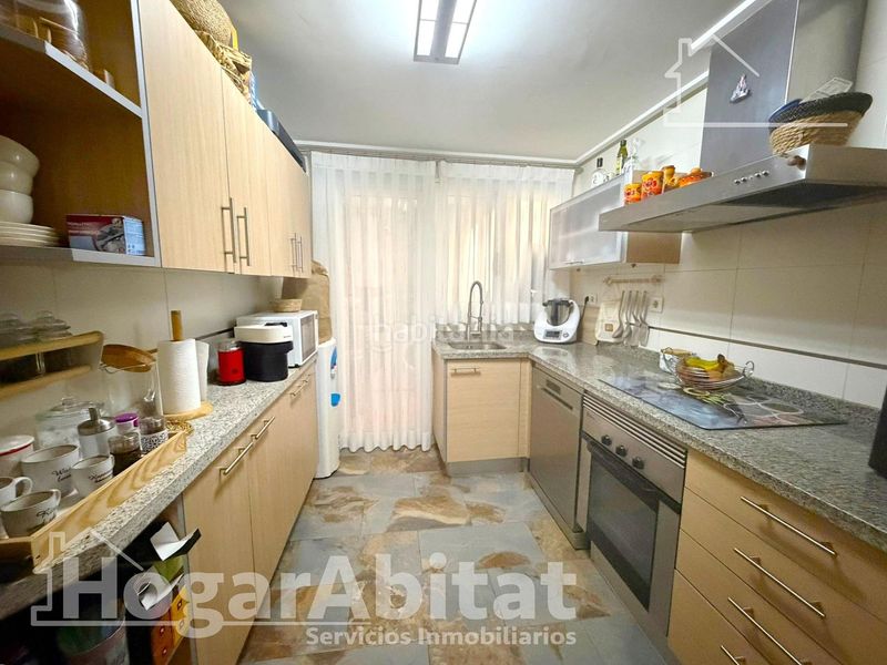 Foto f6eaa5dc-9422-4c38-b329-8933f6cc655b. Pis a Avenida de Abril-9 de Octubre Sagunt