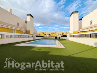 Pis  Calle bahia-arenales. Reformado con terraza, piscina y garaje cerca de la playa