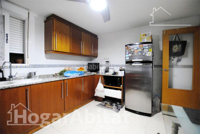 Foto 9324a62a-a3db-4127-90f0-7ee95873a3d7. Casa adossada amb aparcament a Beniflá