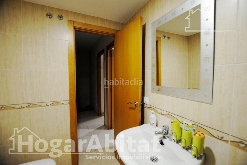 Foto d4a905b7-2a7d-4b6e-a876-c109b38c78b9. Casa adossada amb aparcament a Beniflá