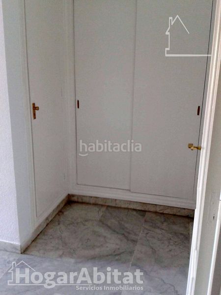 Foto 5f4b2b0f-b6a5-4539-9d39-f1ad04115bea. Pis amb aparcament a La Buhaira Sevilla