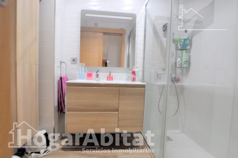 Foto 409486b6-6f41-411f-8ada-612eb36130a3. Pis amb aparcament a Alaquàs