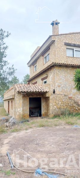 Foto 957d8420-0dbc-4b97-b550-c554634b07d7. Casa amb aparcament a Casinos