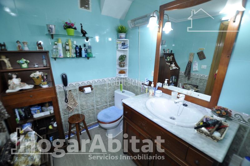 Piso muy amplio y reformado con balcón y ascensor en Valencia - Imagen 24