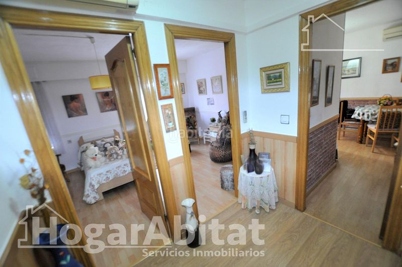Piso muy amplio y reformado con balcón y ascensor en Valencia - Imagen 27
