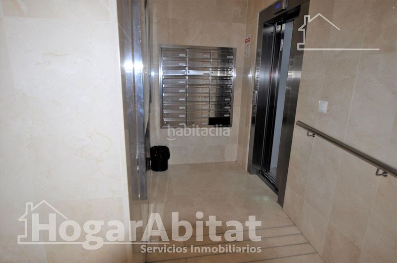Piso muy amplio y reformado con balcón y ascensor en Valencia - Imagen 39