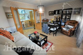 Appartamento  Avenida de marconi. Muy amplio y reformado con balcón y ascensor