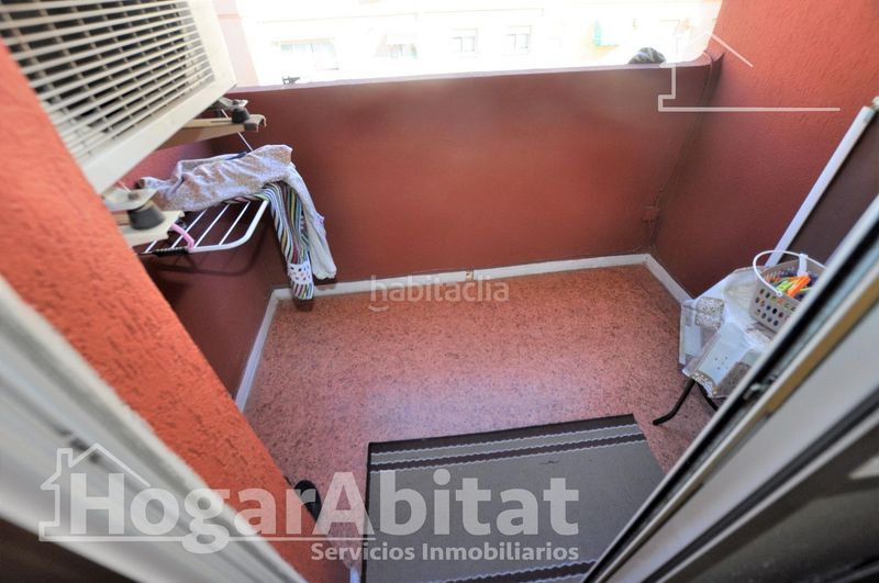 Piso muy amplio y reformado con balcón y ascensor en Valencia - Imagen 22