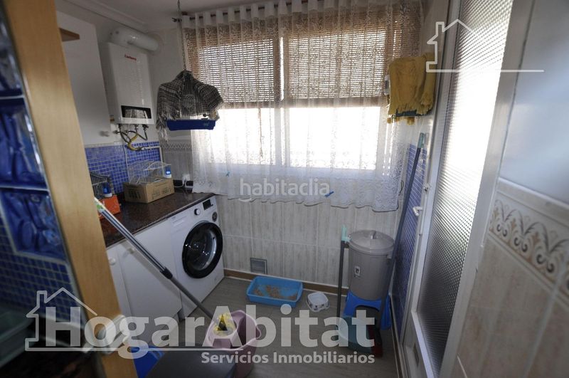Piso muy amplio y reformado con balcón y ascensor en Valencia - Imagen 29
