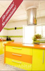 Casa adossada  Calle sant josep. Adosado reformado con garaje y terraza