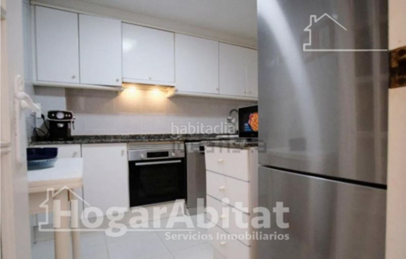 Foto a9e41f12-6fef-4457-9975-637aaf884574. Pis amb calefacció aparcament piscina a El Perellonet Valencia