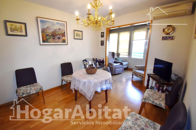 Foto ff1a4f3d-37f0-40e6-b21e-be00d2fa5664. Pis a Mont Olivet Valencia