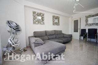 Pis  Grupo caritas. Perfecto para invertir! precioso, luminoso y económico