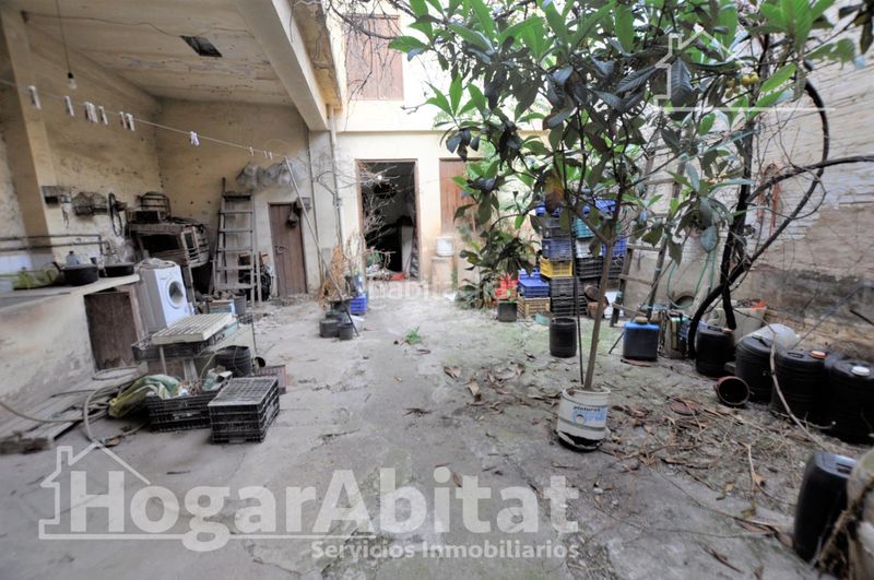 Foto ba4f9ccd-2d01-4de5-a5c6-7ac50ff0c572. Casa amb aparcament a Centro Xirivella