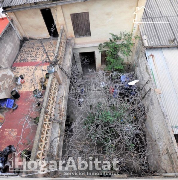 Foto c9410c6d-6729-4c80-b91f-2b86fb9151e9. Casa amb aparcament a Centro Xirivella