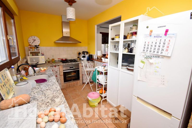 Foto 1054930c-04c0-4df9-a3f3-41f2ccc700d2. Xalet amb aparcament piscina a Picassent