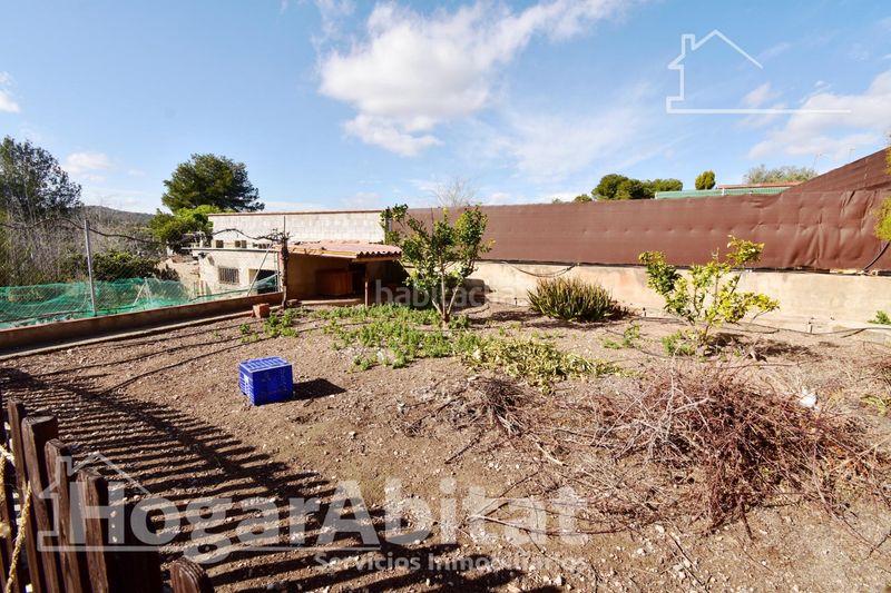 Foto 567f2f01-c093-43c3-b24b-48281acda140. Xalet amb aparcament piscina a Picassent