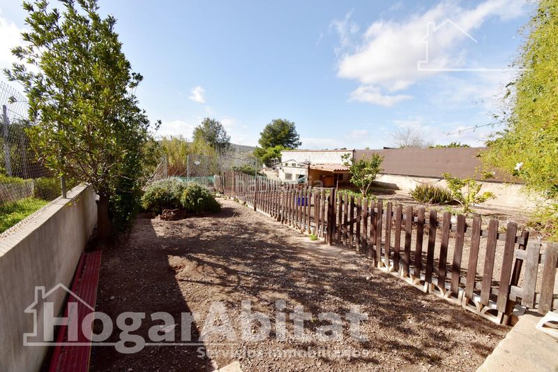 Foto a2dcd032-d050-4d7c-a018-996820603be8. Xalet amb aparcament piscina a Picassent