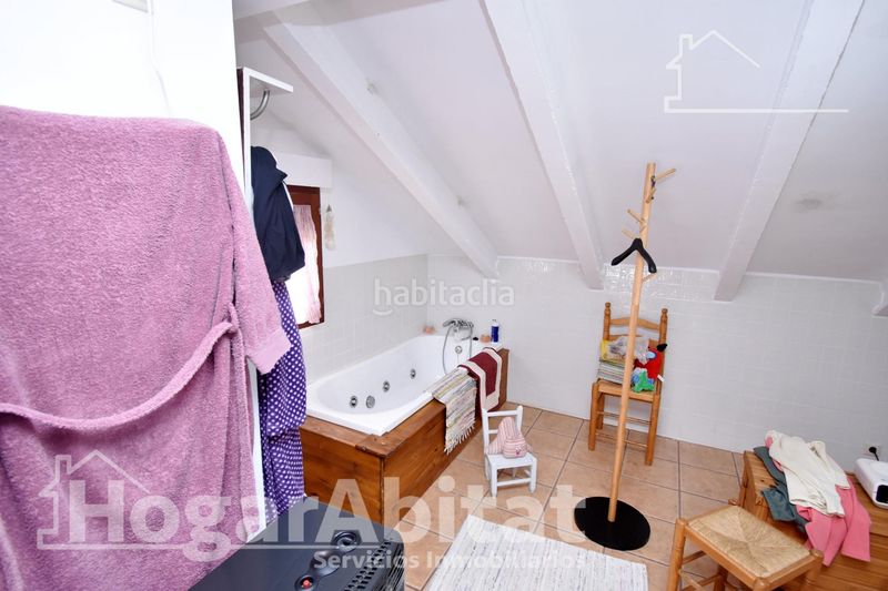 Foto f05ac553-da9b-45f0-81ee-33deba0591fd. Xalet amb aparcament piscina a Picassent