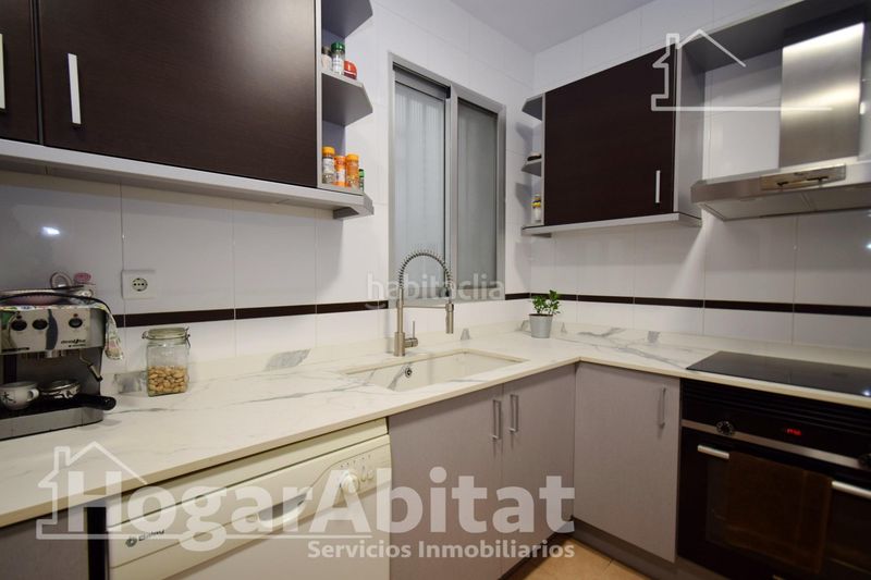 Foto c1ea3ed1-e376-49c4-b14e-bf17f3c1bf3e. Pis amb aparcament a Vilamarxant