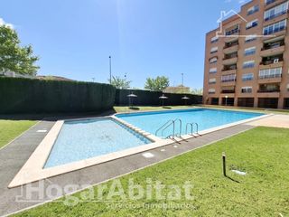 Piso  Calle elda 5. Muy amplio con piscina, garaje y terraza
