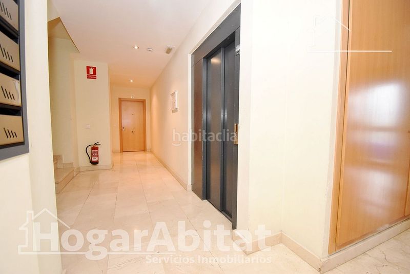 Foto ecf6c92b-bc6b-40f9-b10b-07a67b5cc5b2. Pis amb aparcament a Centro Almazora / Almassora