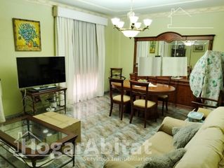 Appartamento  Calle san sebastián. Muy amplio con 4 dormitorios, balcón y trastero