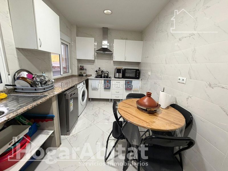 Foto 2e207c52-8b63-4a77-8f8b-a869d1d4adf5. Pis a Centro puerto Sagunt