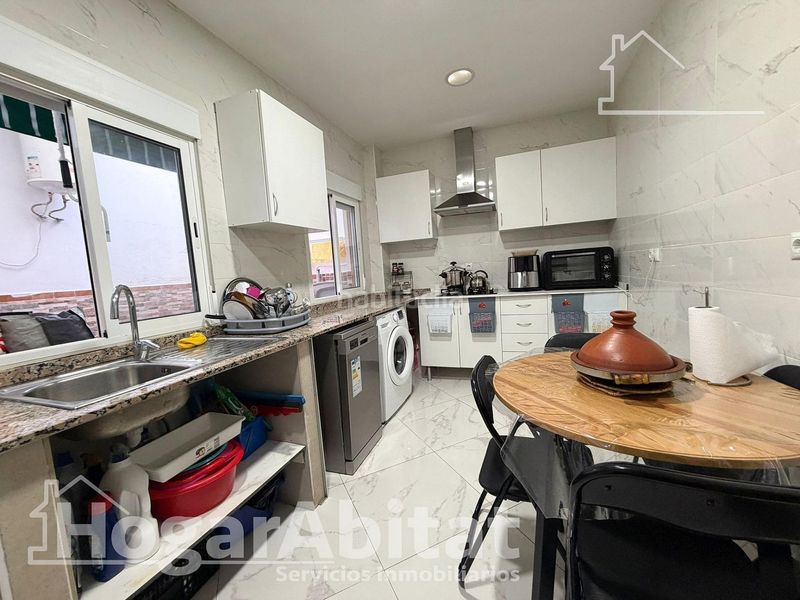 Foto bae5dd7b-21ae-49de-845e-415e0d05a678. Pis a Centro puerto Sagunt