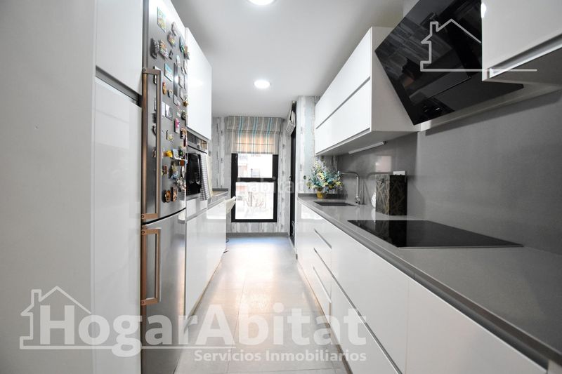 Foto a91aaab4-02d6-4ad4-980a-401bba3a0a68. Pis amb aparcament piscina a Corea Gandia