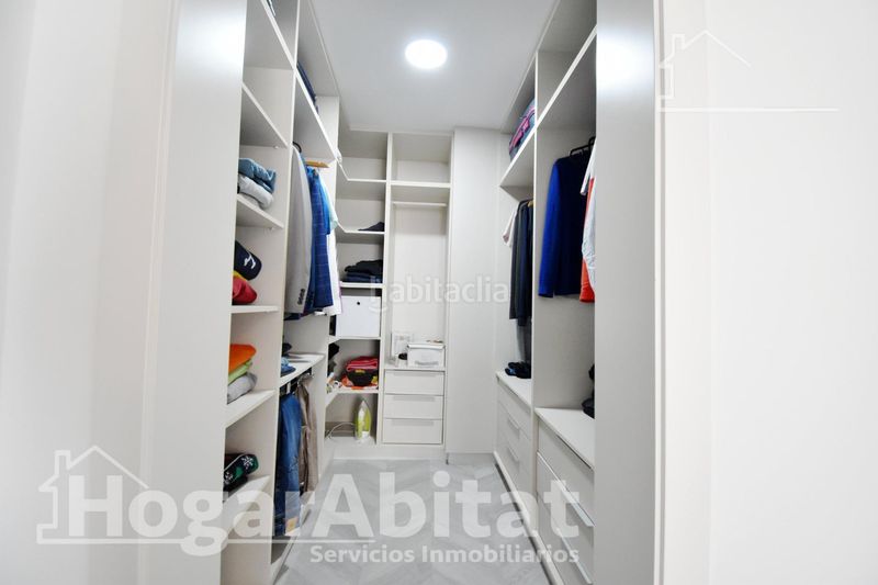 Foto 114f85c5-1768-486b-8858-77a6807fd1d2. Pis a Oliva pueblo Oliva