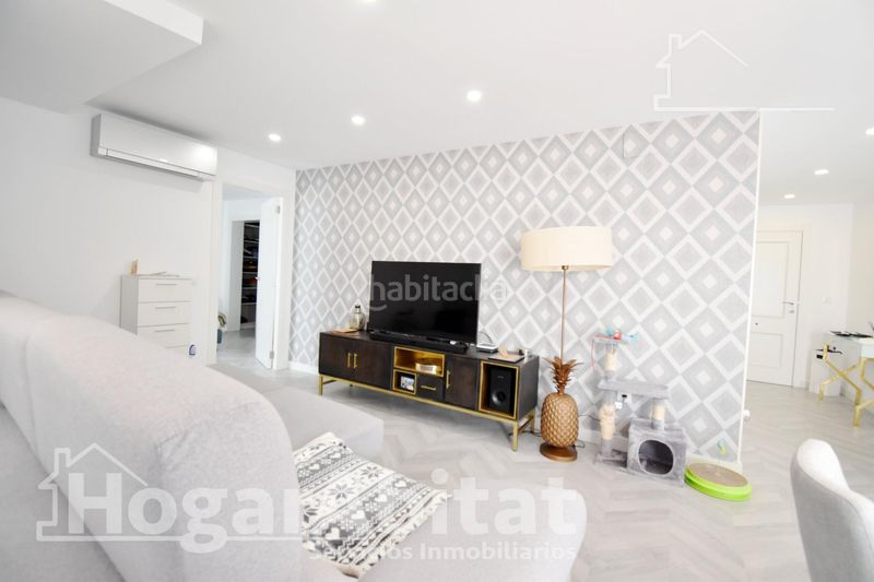 Foto 60e8d467-ac00-423f-8010-d9a67db63a4c. Pis a Oliva pueblo Oliva