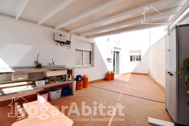 Foto 941290b7-d634-426f-bb5c-21e060411e2f. Pis a Oliva pueblo Oliva