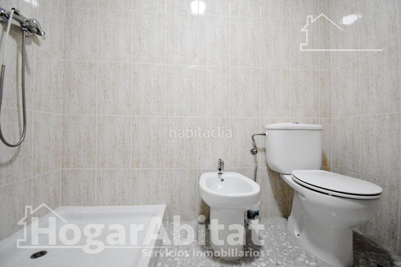 Foto c43790d3-c808-4206-be40-dbf0c21c76c4. Pis a Oliva pueblo Oliva