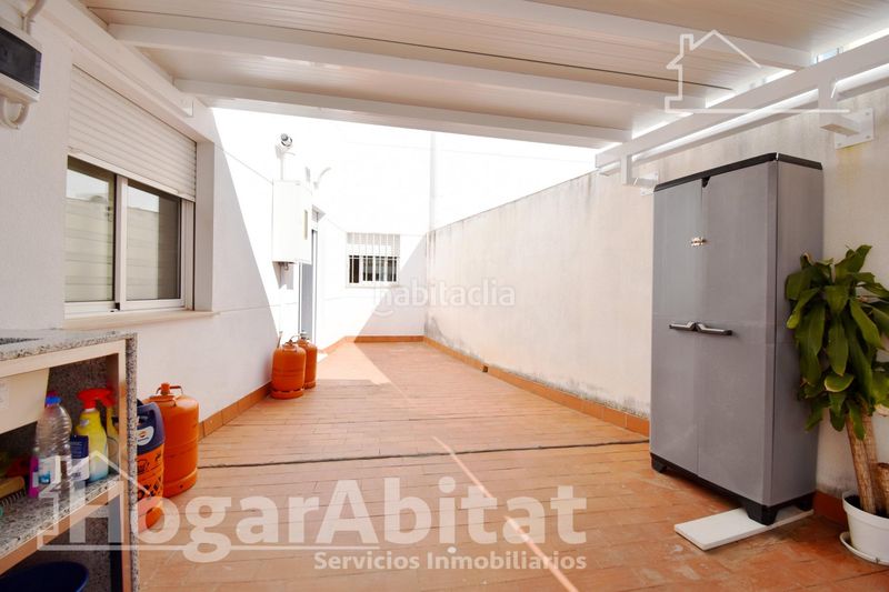 Foto c4640bb0-093a-48e1-b59e-8b6132c91360. Pis a Oliva pueblo Oliva