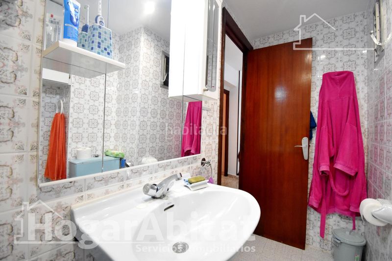 Foto 970f8524-e2c6-4a73-88bf-053e1cb3afe7. Pis a Oliva pueblo Oliva