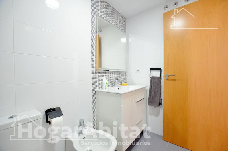 Foto d642b574-3079-4697-8bbf-ec1024aefd94. Pis amb aparcament a Piles