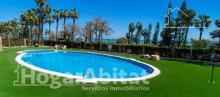 Piso  Calle ampliares. Vistas laterales al mar! en residencial con piscina, terraza y g