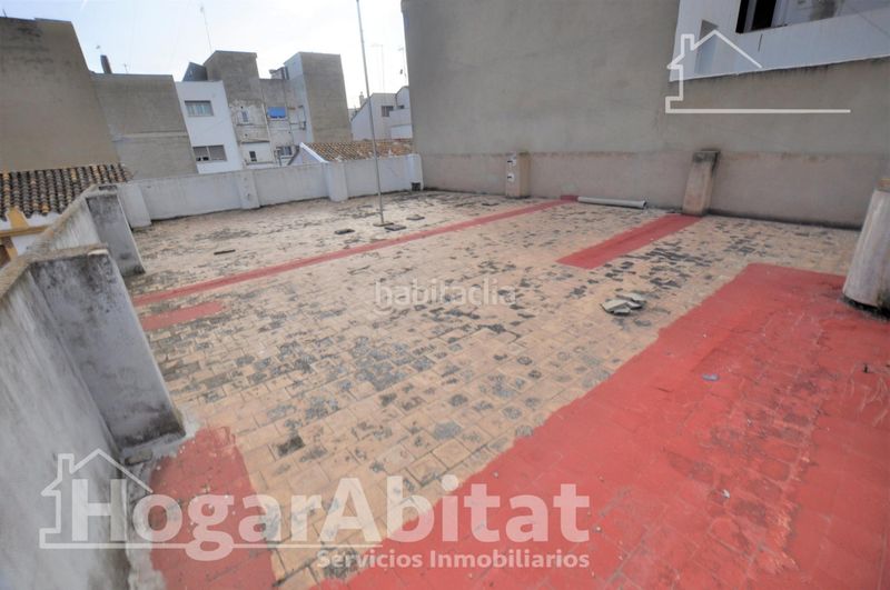 Foto 4a6fab2c-59f6-404a-851a-0343033df76b. Casa amb aparcament a Centro Xirivella