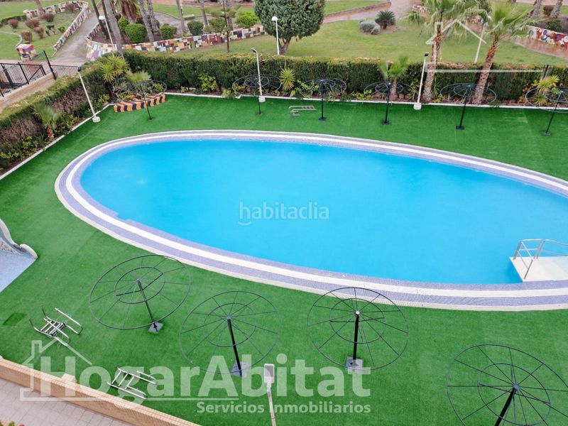 Foto b1eac36c-9c9b-45fd-aabb-00701153a347. Pis amb aparcament piscina a Marina Trebol - Neptuno Oropesa del Mar