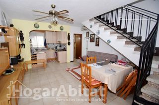 Casa a schiera  Calle cuenca. Adosado con dos terrazas junto a la playa